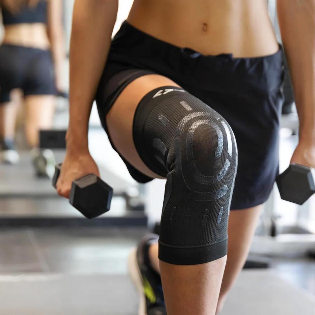 FLOKY KNEE Support Brace Black 1 pcs pack - Knee Support Knee Brace Kompresi Lutut untuk Padel, Tenis, Badminton, Running, Basketball, Volleyball, Pereda Nyeri Lutut & Stabilitas Patella - Image 9